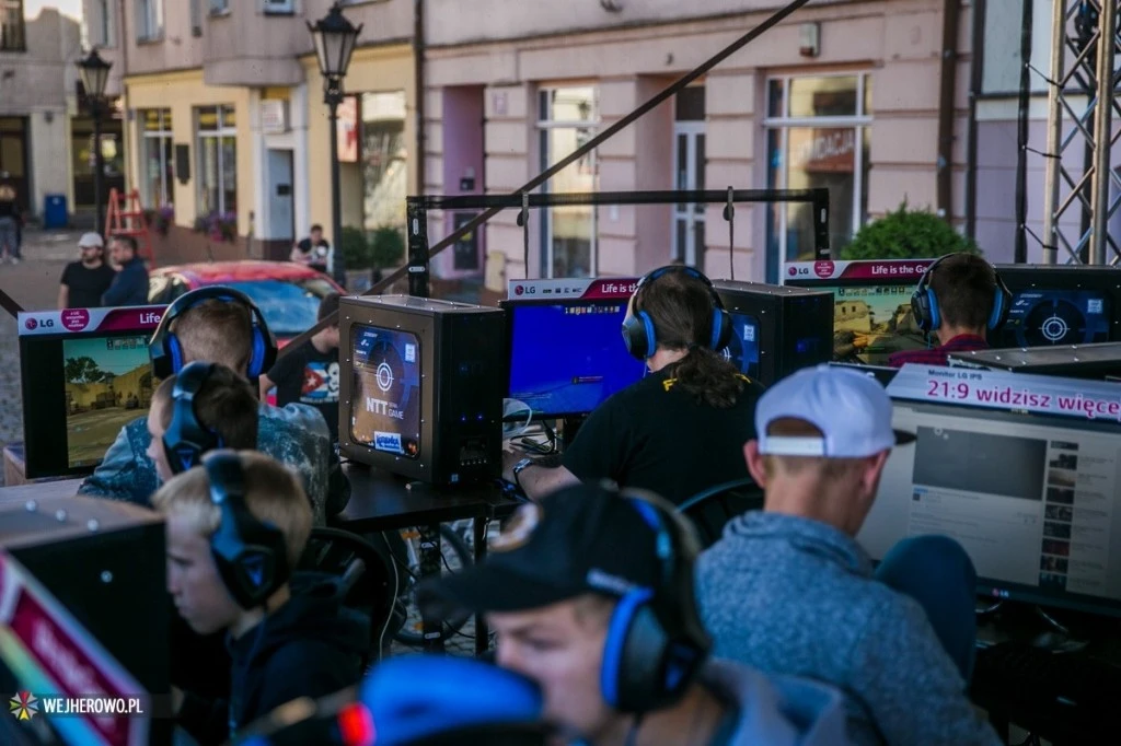 W Filharmonii Kaszubskiej zagrają w CS:GO i Fifę