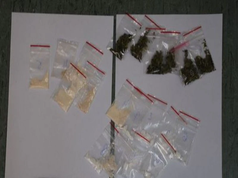 Amfetamina i marihuana pod łóżkiem