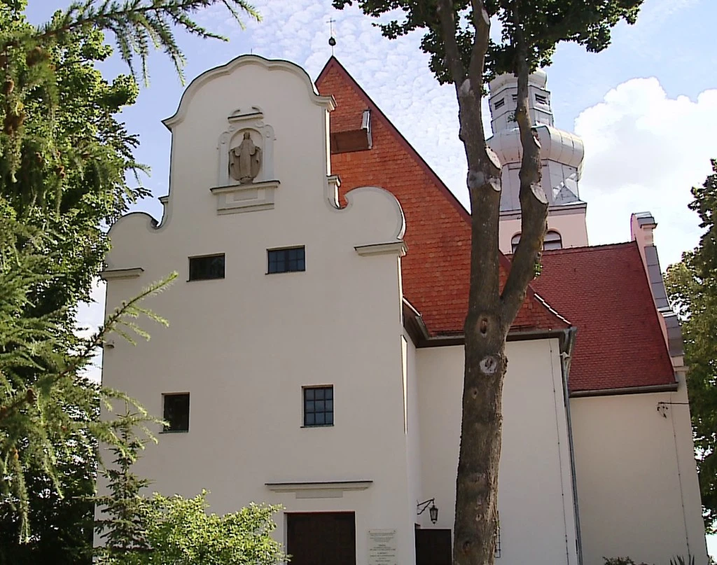 Góra: Fragment miejscowej historii na tablicach