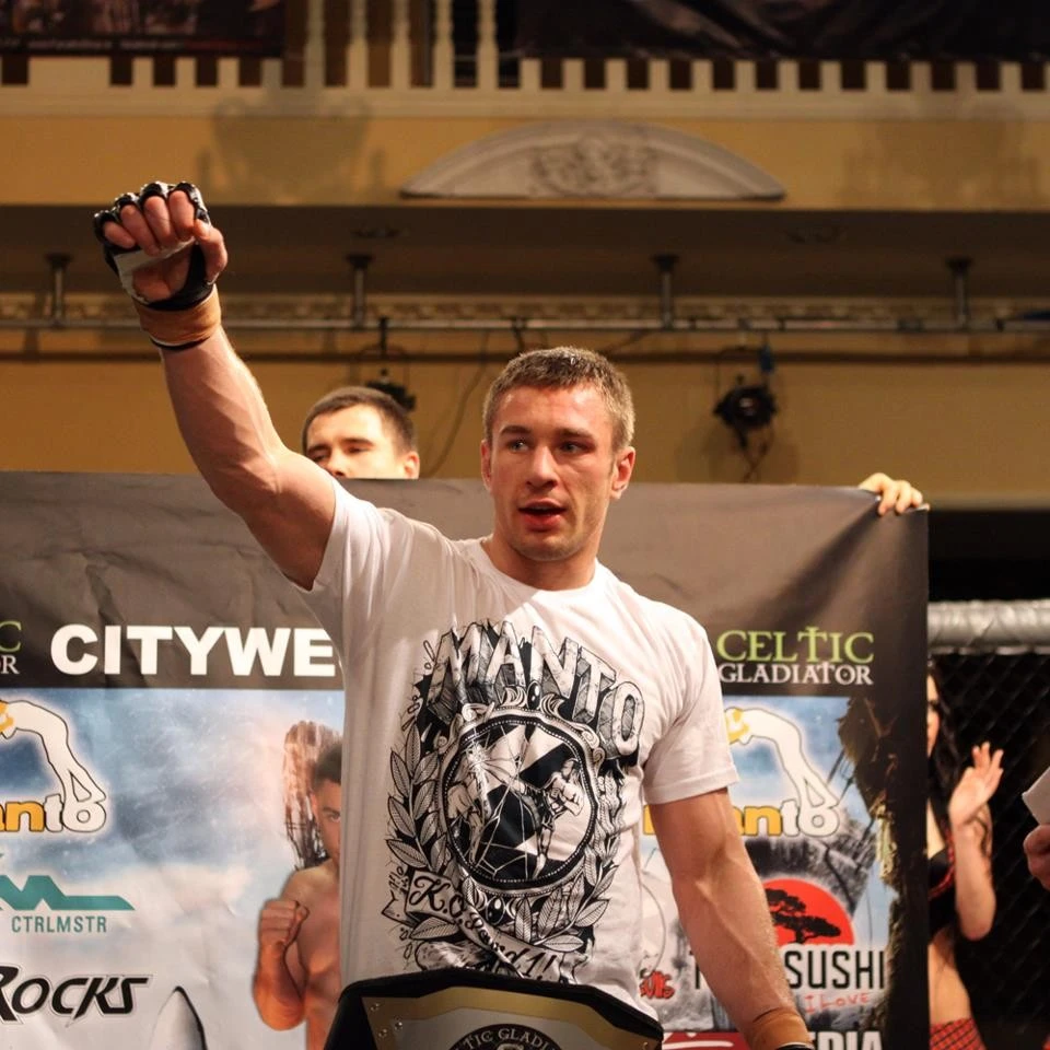 www.facebook.com/PiotrHallmannMMA