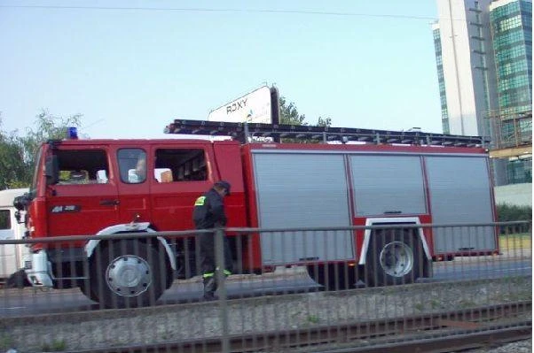 Gdynia: Ewakuacja dwóch budynków