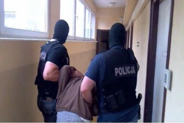 Gdańsk: Policjanci zatrzymali chuligana. Zobacz film