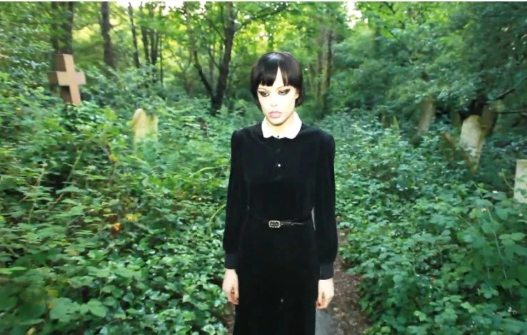Crystal Castles na Open'erze!