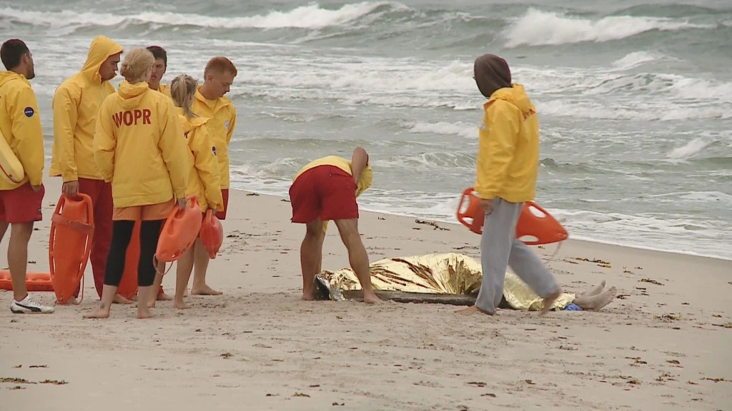 Zwłoki mężczyzny na plaży we Władysławowie