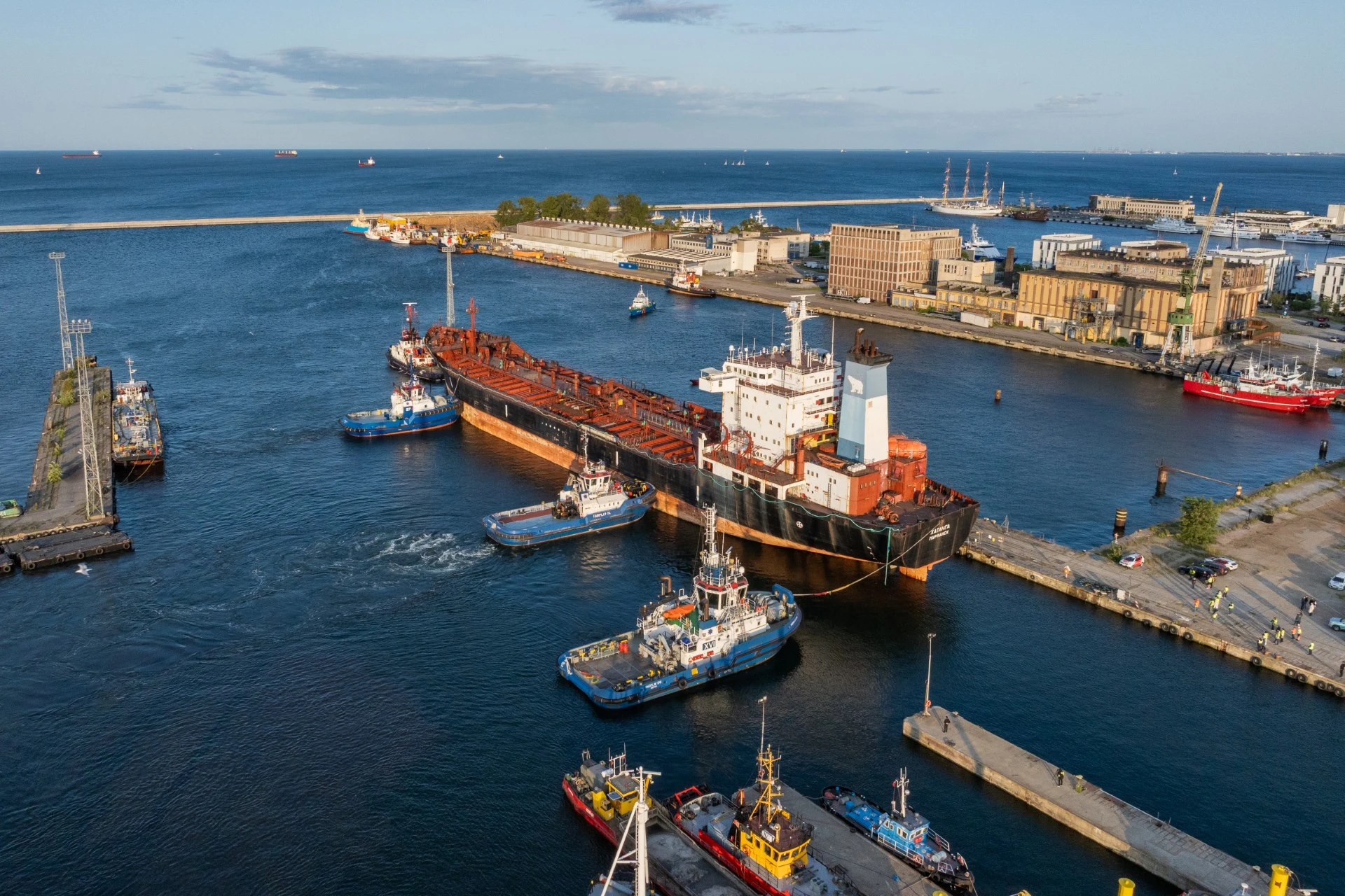 Wyprowadzenia statku Khatanga z Portu Gdynia/źródło: Port Gdynia S.A. 