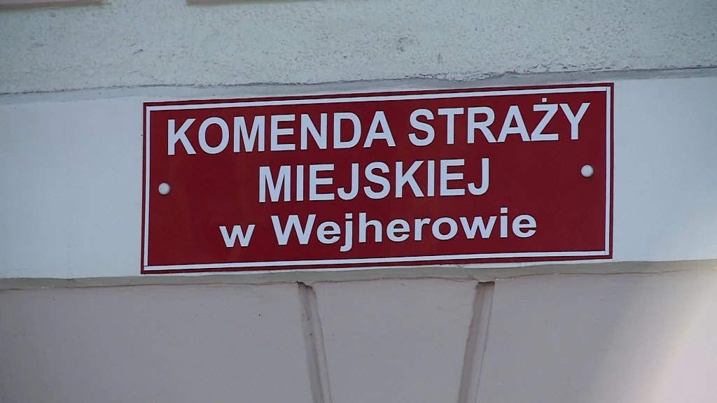 Dewastowali wiaty przystankowe