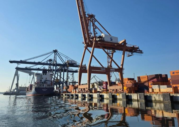 Port Gdynia po wielkiej modernizacji. Teraz może przyjmować największe kontenerowce na Bałtyku