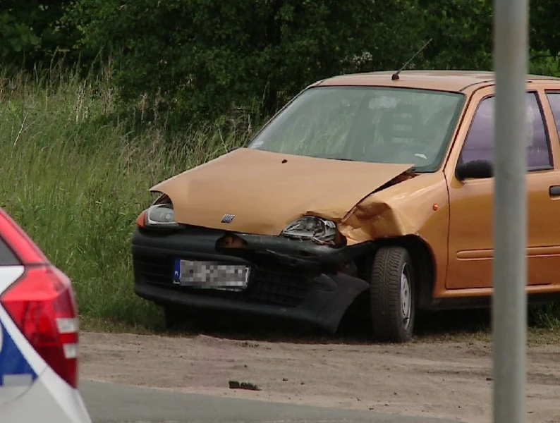 Zderzenie osobówek w Redzie