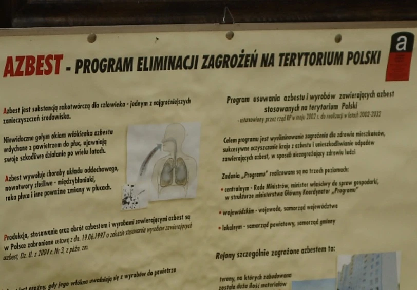 Dach z trującego azbestu