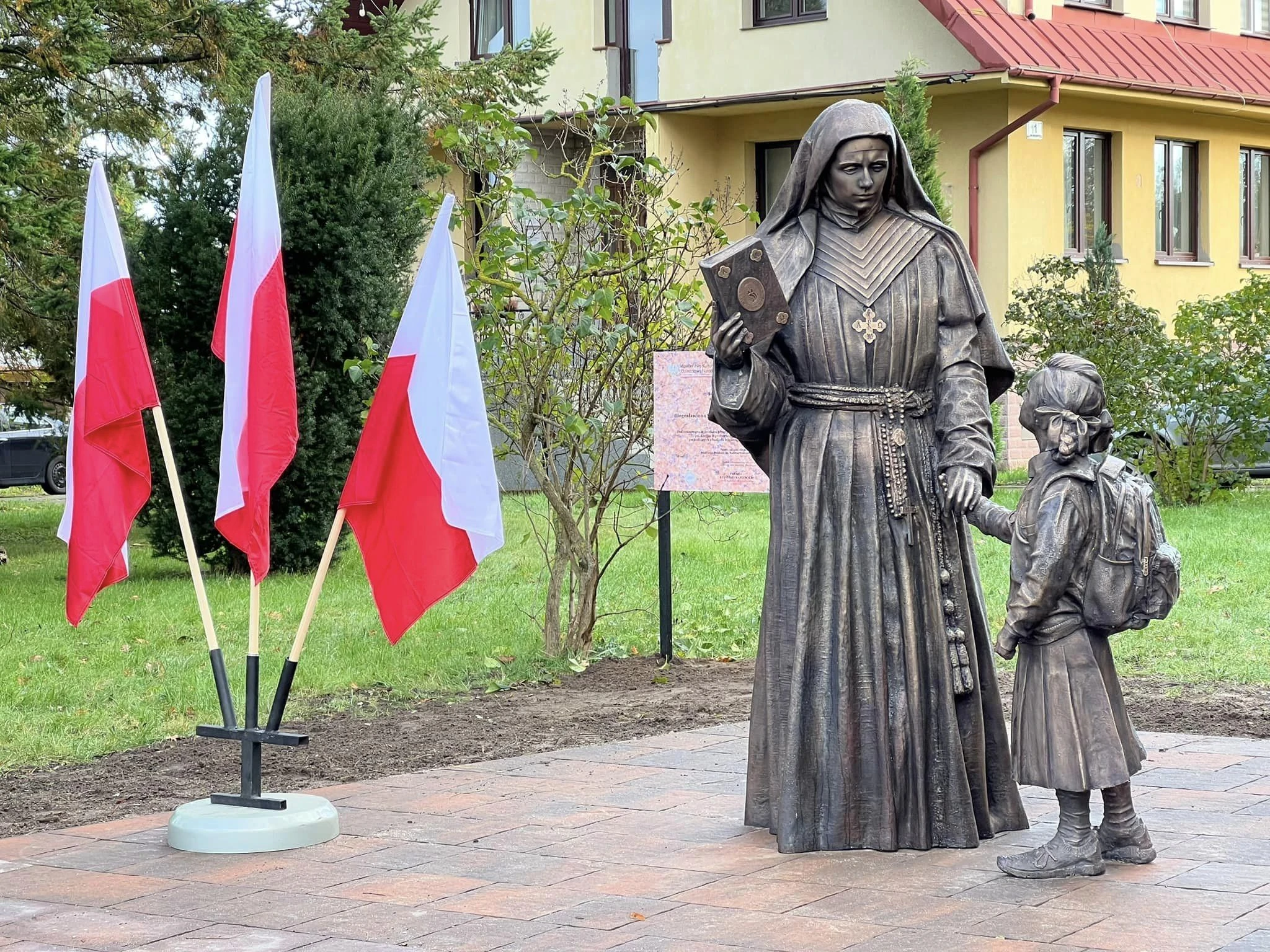 W Krokowej odsłonili rzeźbę bł. s. Alicji Kotowskiej/źródło: Fundacja Sedlak
