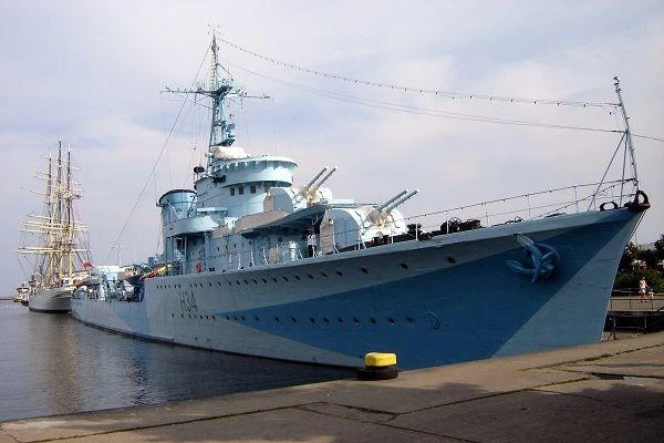 Gdynia: ORP "Błyskawica" na otwarcie sezonu