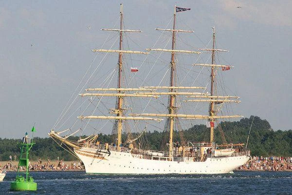 Norweska fregata zawinie do Gdyni
