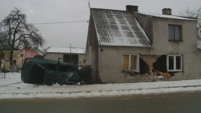 Gmina Szemud: Audi wjechało w dom!