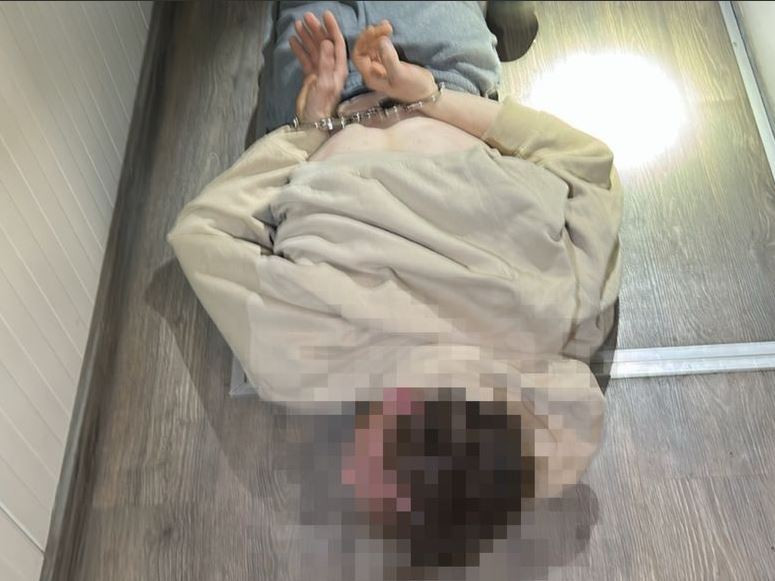 25 osób poszukiwanych zatrzymanych w dwa dni. Jeden z mężczyzn ukrył się na balkonie