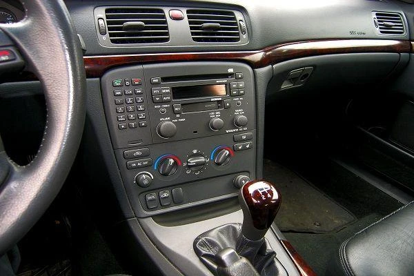 Wejherowo: Uciekał z kradzionym radiem pod pachą