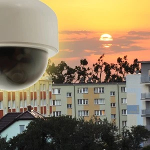 Plakatowanie bez zgody prowadzi do szkody