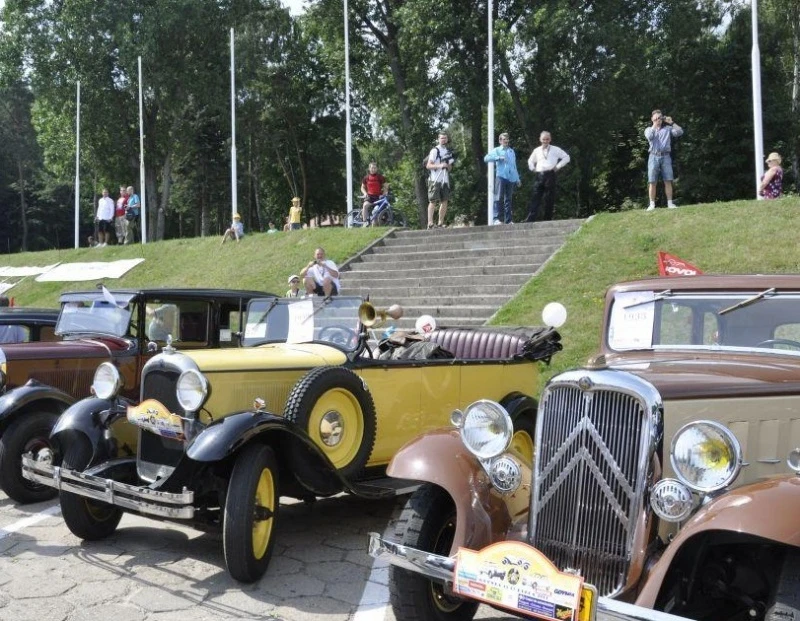 Gdyński Rajd Historyczny z zabytkowymi autami