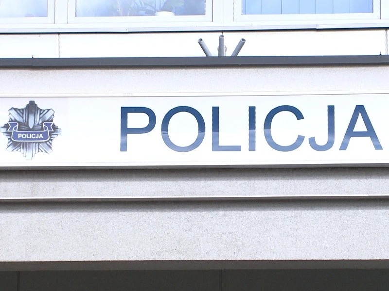 4 zarzuty dla samochodowego włamywacza