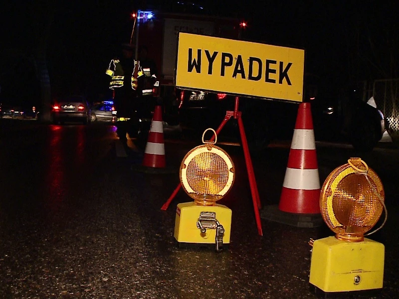 Zginął na drodze. Potrąciły go dwa auta 