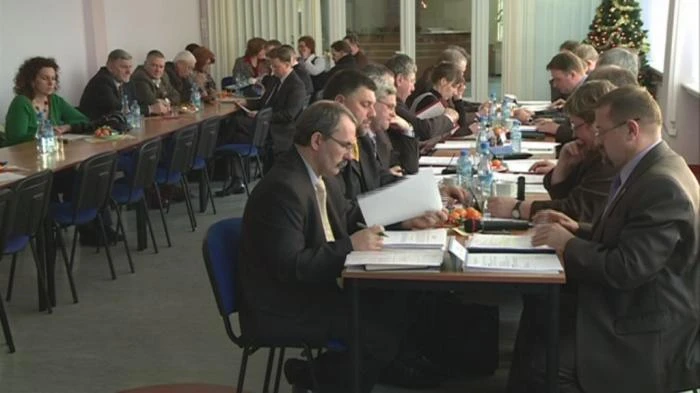 Podwyżki we władzach powiatu puckiego