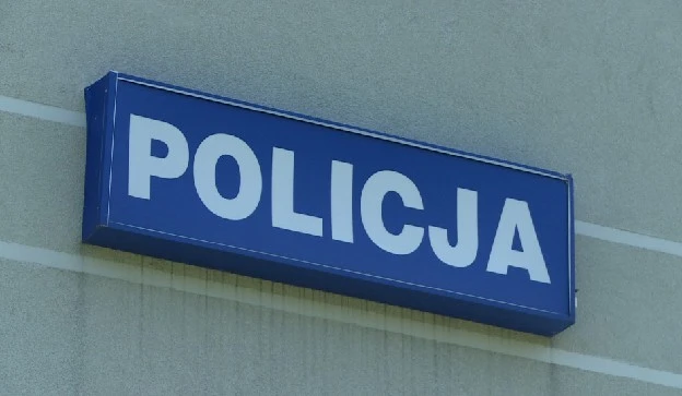 Puck: Policjanci zatrzymali podejrzanego o kradzież auta