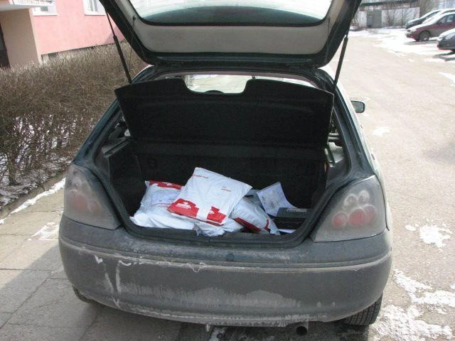 Gdańsk: Nieuczciwi kurierzy z narkotykami i skradzioną przesyłką