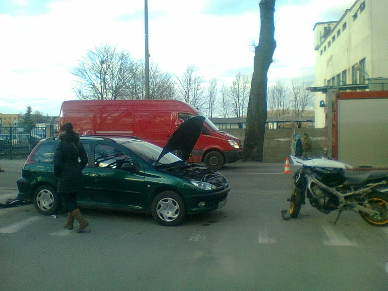 Zderzenia samochodu osobowego z motocyklem