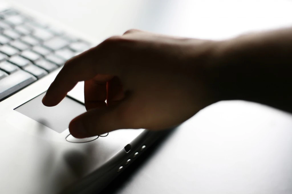 Zapisz się na kursy e-learningowe do biblioteki