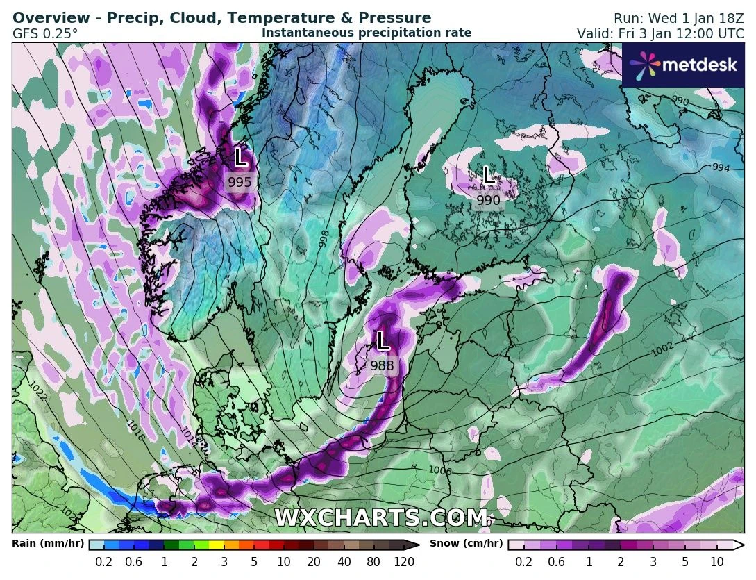 Obraz: WXCharts prognoza opadów, zachmurzenia i ciśnienia na 13:00 w piątek, model GFS / Pomorski Alarm Pogodowy (Facebook)