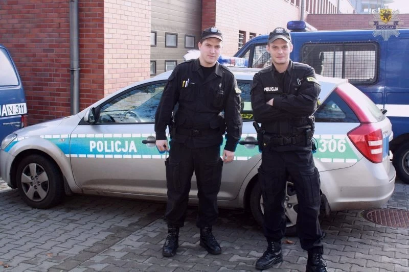 Policjanci uratowali życie 82-letniemu mężczyźnie