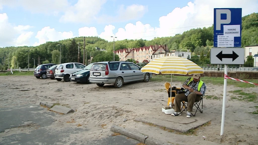 Parking przy dworcu  w Redzie za darmo