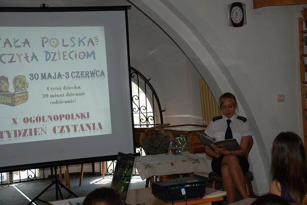 Wejherowo: Policjanci czytali dzieciom