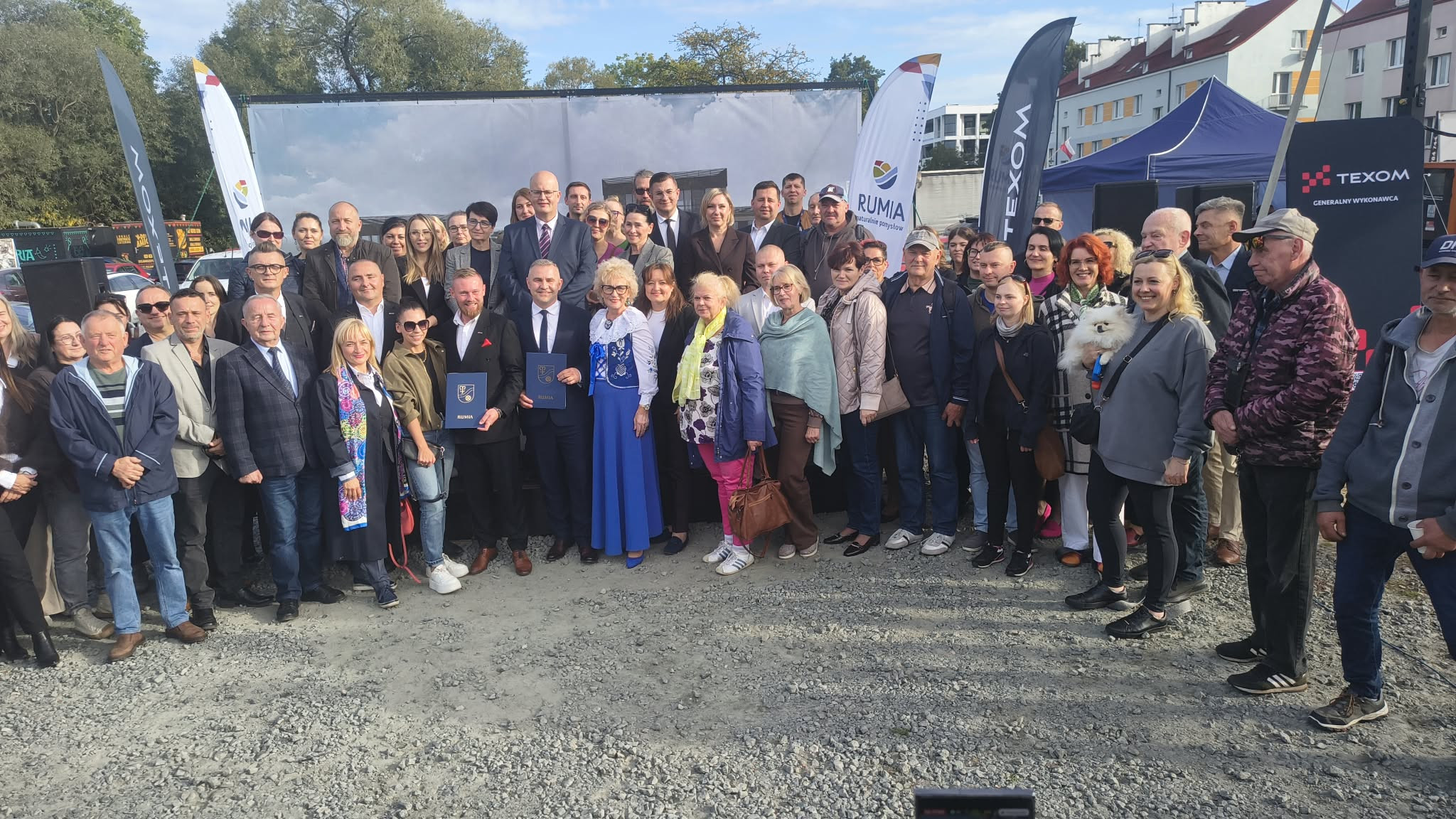 Nowy magistrat w Rumi coraz bliżej. Miasto podpisało umowę na budowę | ZDJĘCIA