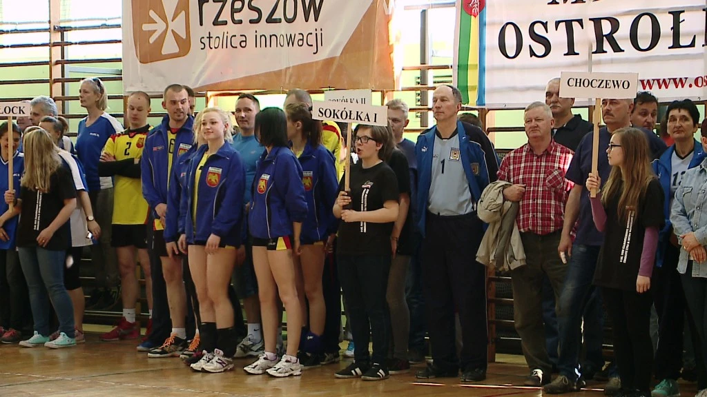 Samorządowcy w roli siatkarzy...?