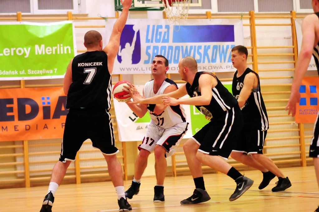 Pomorska Liga Środowiskowa po 8. kolejce