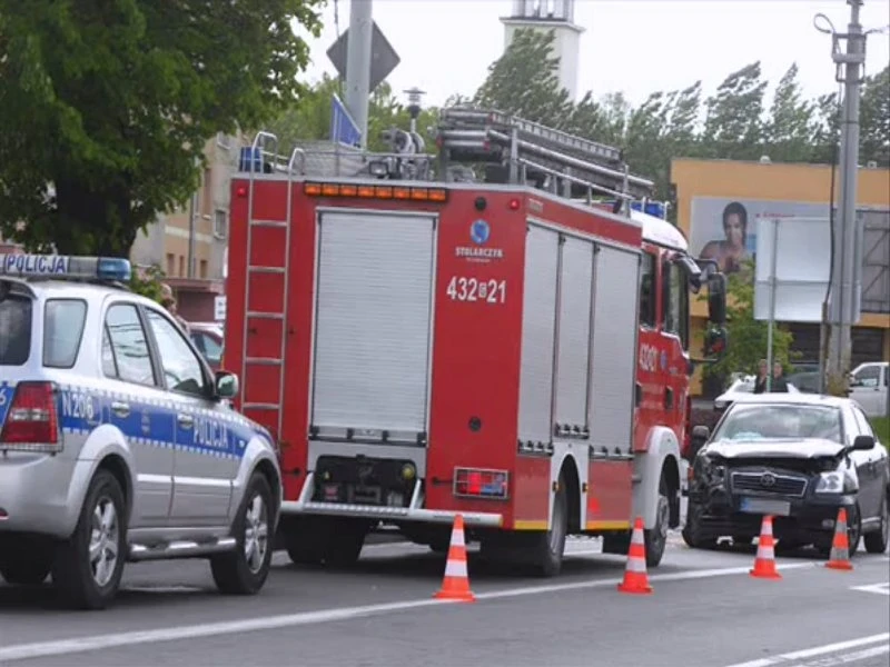 Samochody zderzyły się na ulicy Chylońskiej
