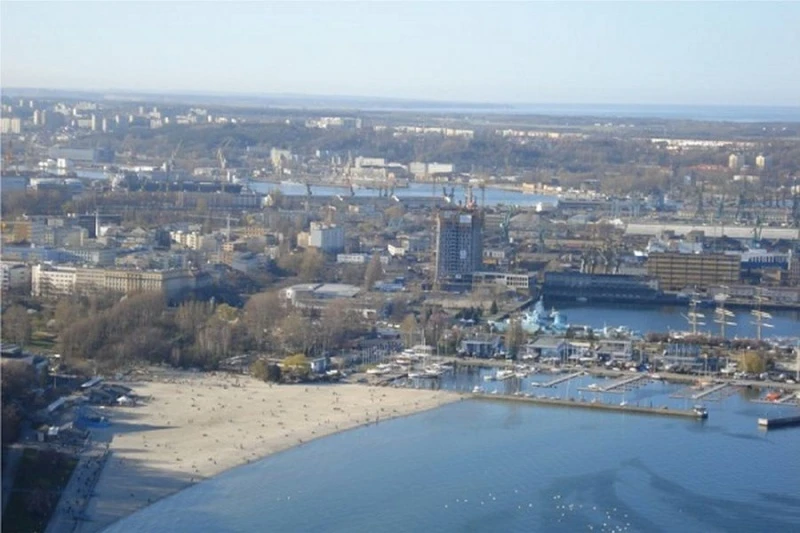 Kolektory oczyszczą gdyńską plażę
