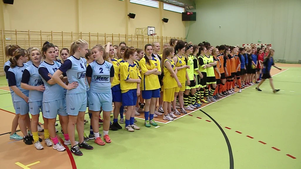 Dziewczyny grają w "nogę", czyli I Turniej Futsalu