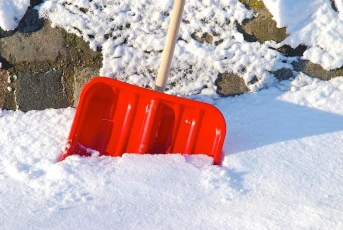 W Pucku będą odśnieżać tylko połowę ulicy