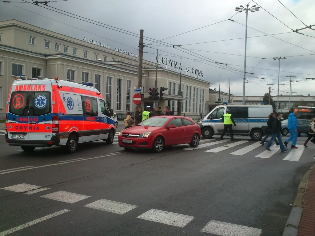 Pieszy potrącony na przejściu