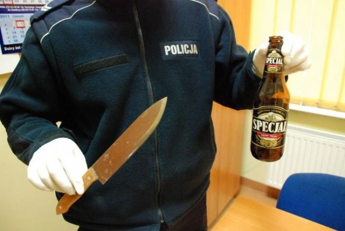Puck: Z nożem do sklepu po piwo