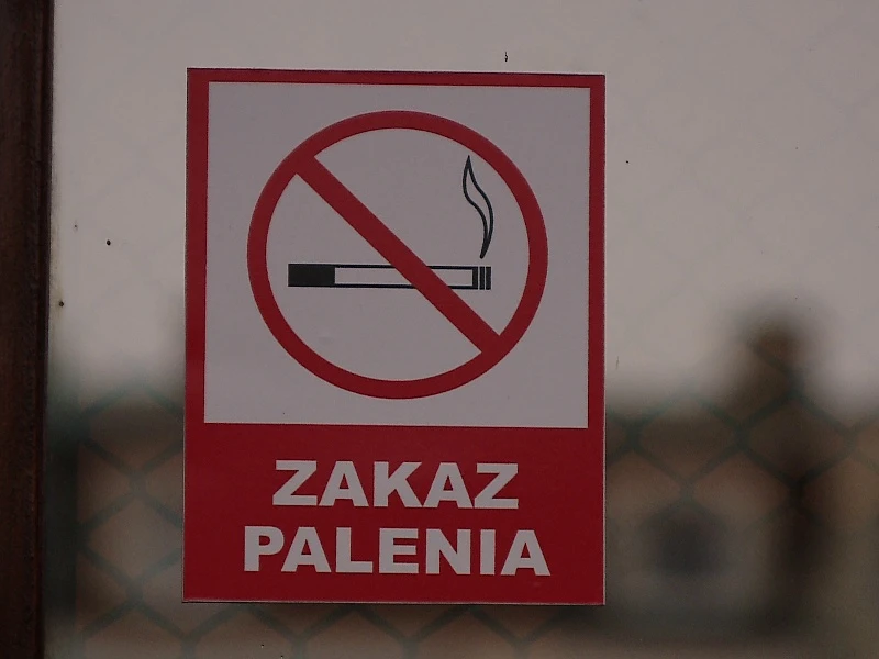 Nie zapalisz w parku, w amfiteatrze i na klatce schodowej