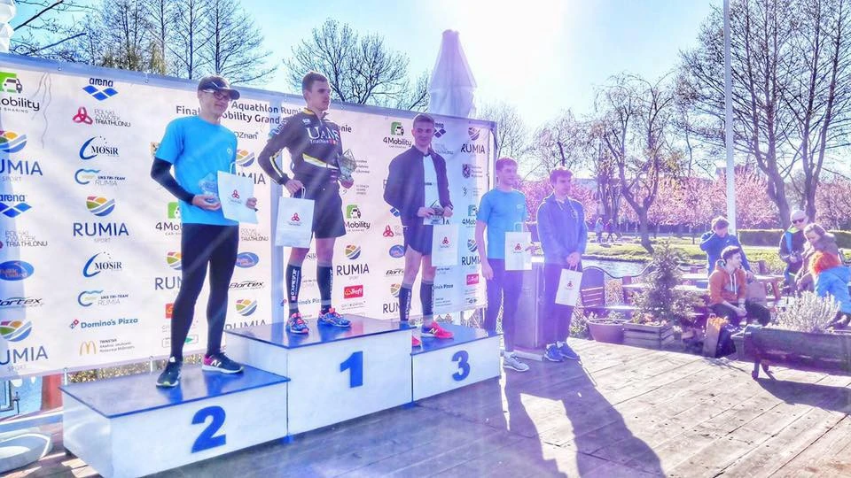 Zawody w Rumi w aquathlonie pościgowym