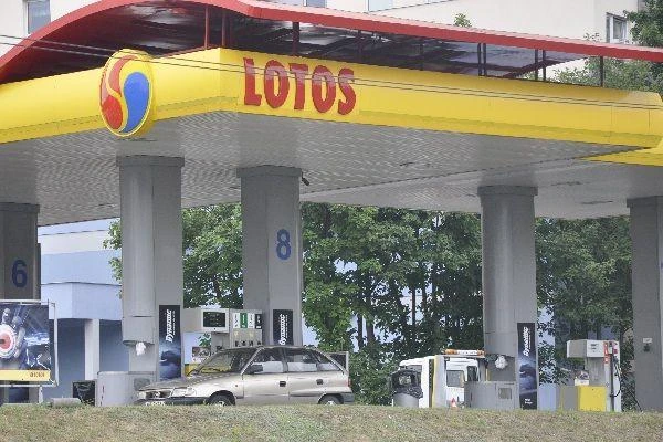 Gdańsk: Grupa Lotos obniża ceny paliw
