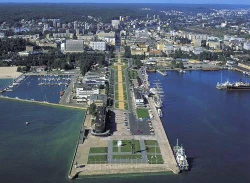 Gdynia: parking pod Skwerem Kościuszki