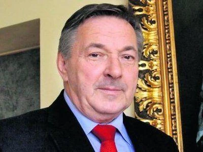 Wójt Kosakowa oskarżył radnych