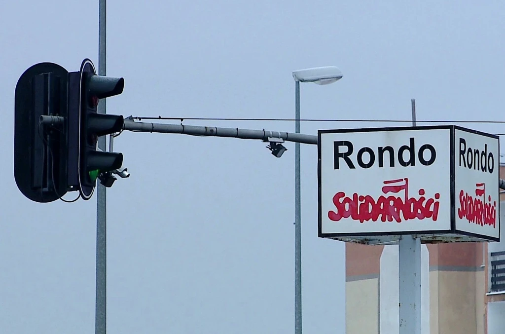 Rondo Solidarności pod ostrzałem kamer