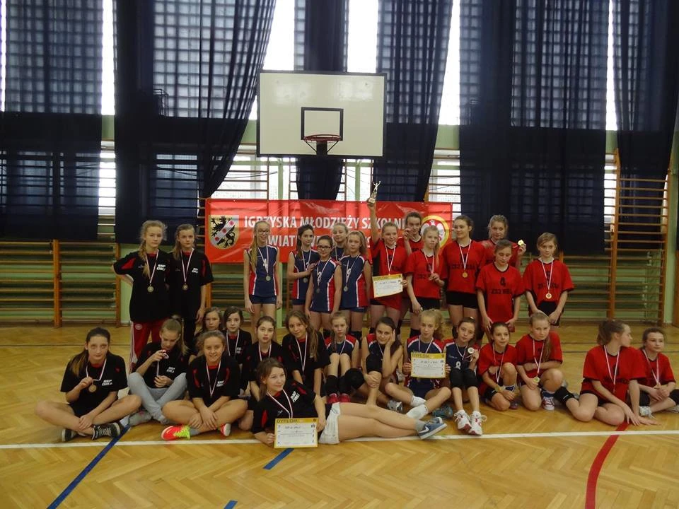 Mistrzostwa Powiatu Wejherowskiego Szkół Podstawowych  w Mini Piłce Siatkowej Dziewcząt