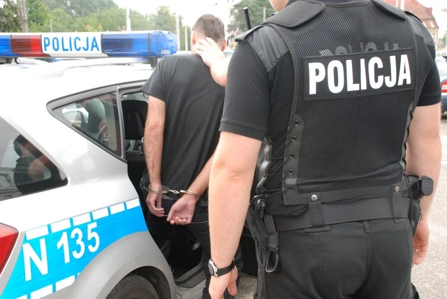 Napadł na pracownice kiosku