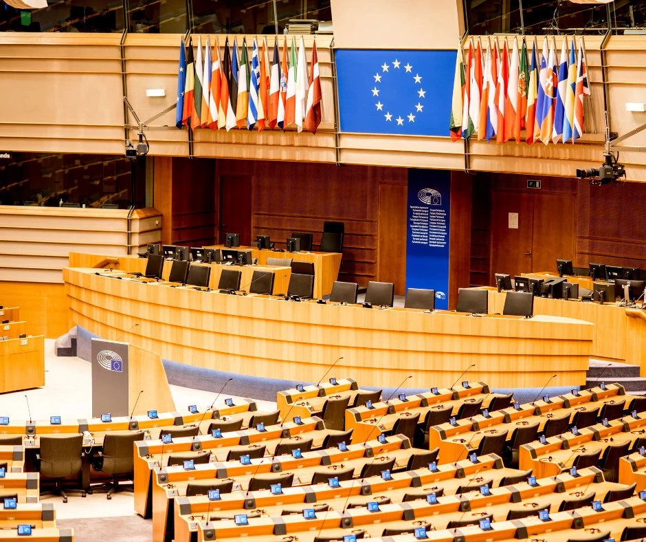 fot. Canva / Parlament Europejski